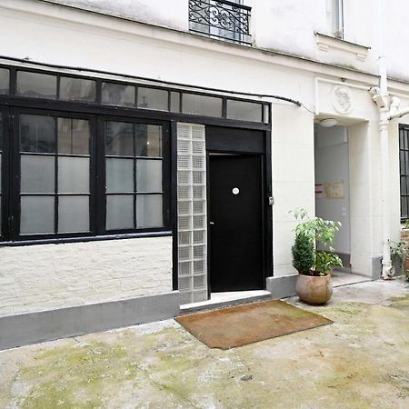 Modern Studio Apartment For 3 パリ エクステリア 写真