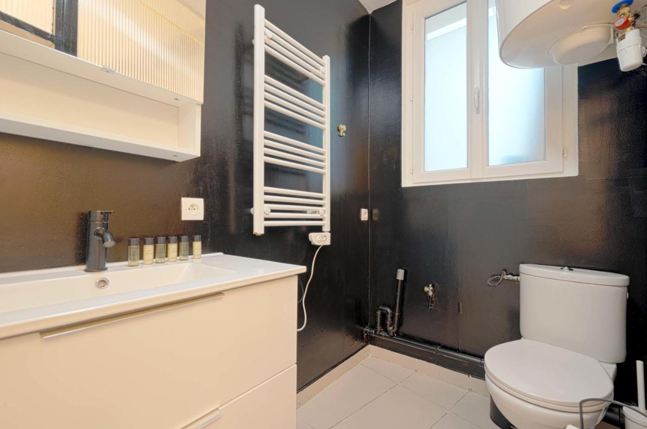 Modern Studio Apartment For 3 パリ エクステリア 写真