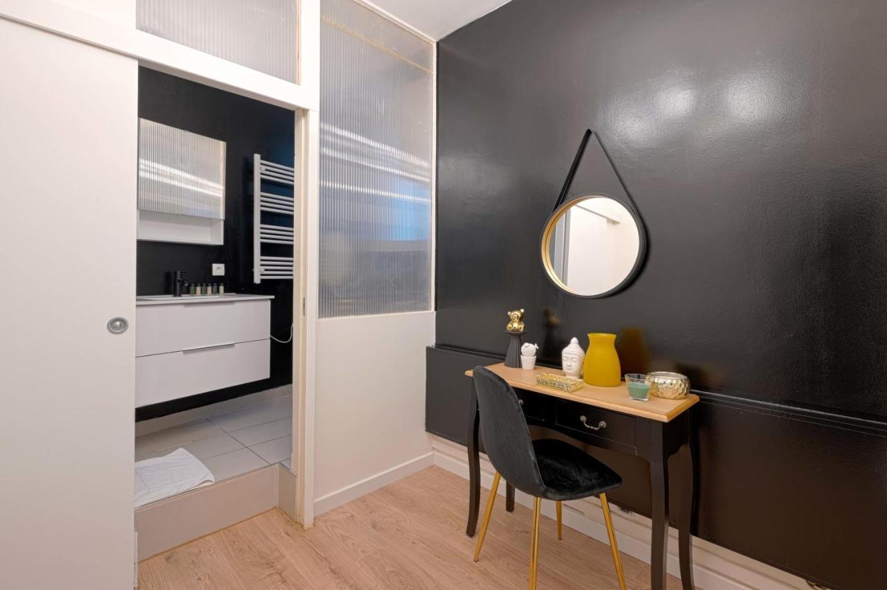 Modern Studio Apartment For 3 パリ エクステリア 写真