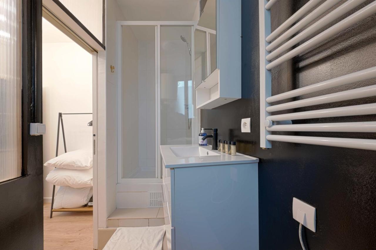 Modern Studio Apartment For 3 パリ エクステリア 写真