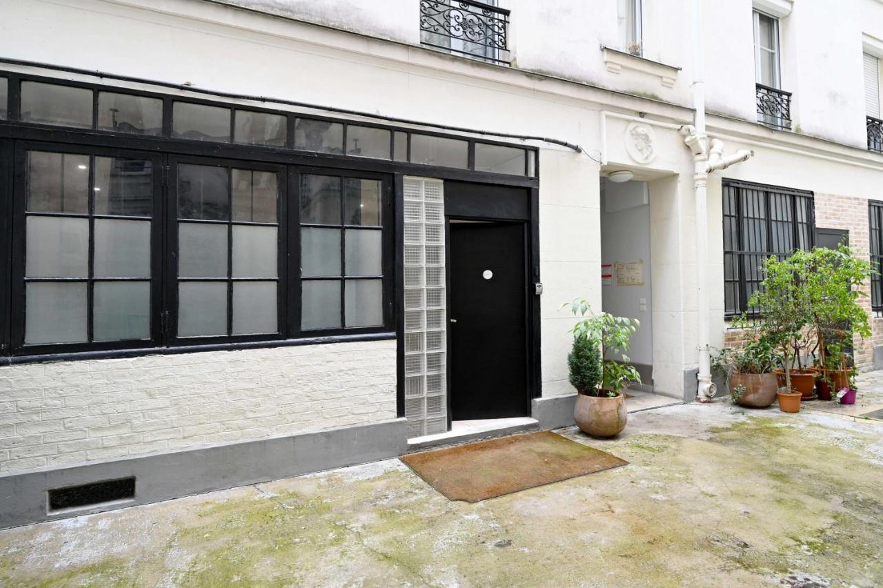 Modern Studio Apartment For 3 パリ エクステリア 写真